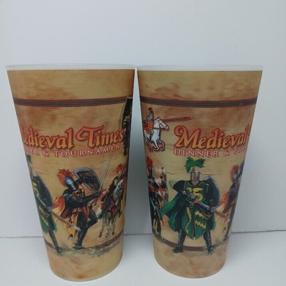 Pair Of  Medieval Times Dinner & Tournament Holographic Lenticular Plastic Cups‎ - Picture 4 of 4